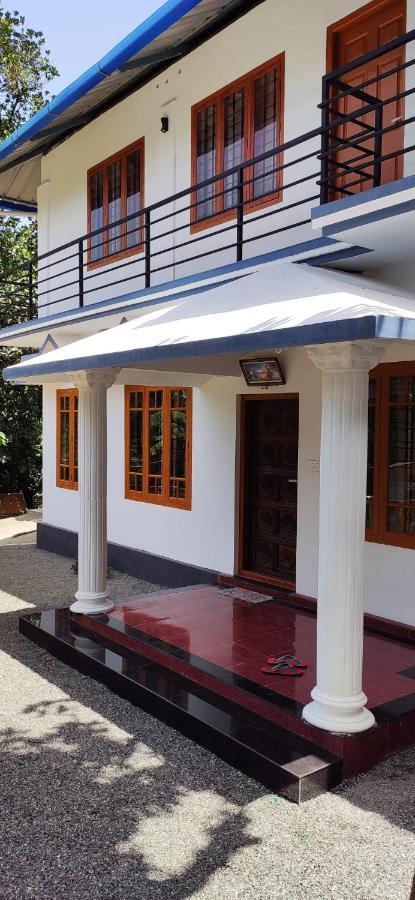 Soly'S Villa Homestay Муннар Экстерьер фото